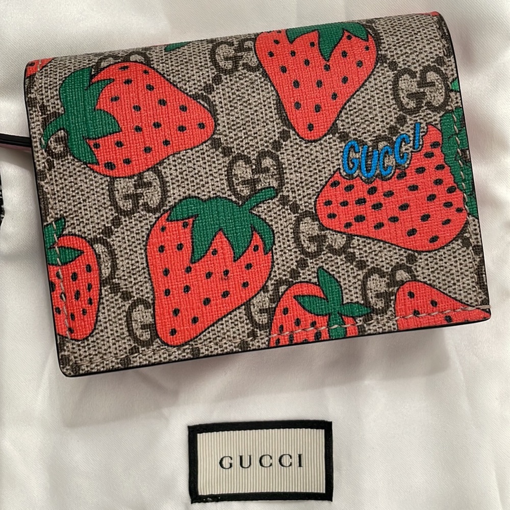 Gucci GG supreme strawberry card case wallet